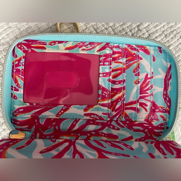 NWT Lilly Pulitzer wristlet Breakwater Blue holds small iPhone - Picture 4 of 9